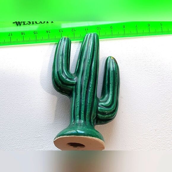 Vintage Salt and Pepper Shakers - Picture 9 of 9